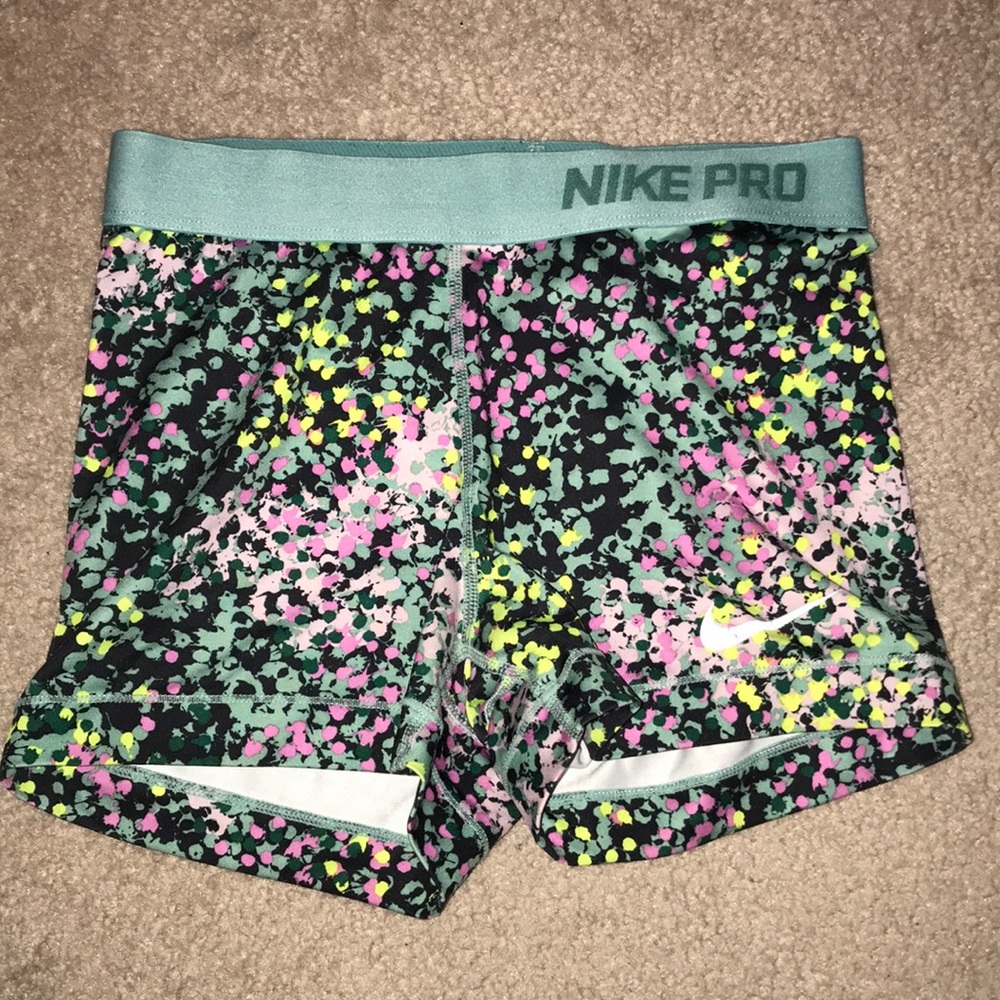 WOMEN’S NIKE PRO SHORT 2.5 - SIZE S